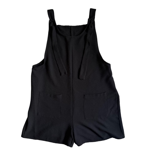 SHEIN BLACK OVERALL SLEEVELESS ROMPER / COVERUP WITH POCKETS & ADJUSTABLE STRAPS - Picture 2 of 8